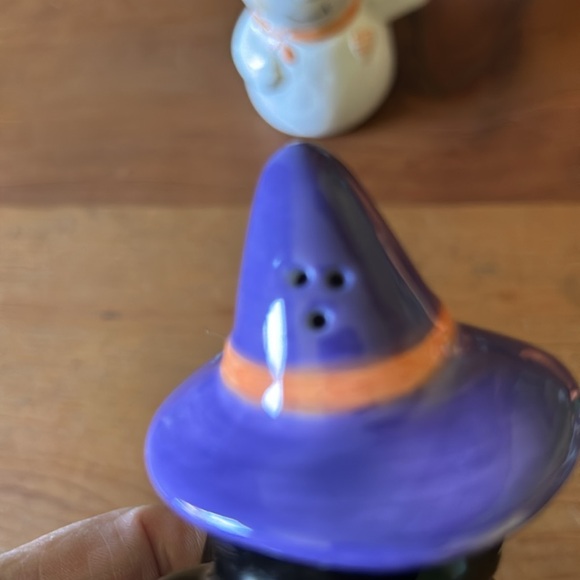 Halloween Ceramic Decorative Salt and Pepper Shakers - Picture 11 of 12